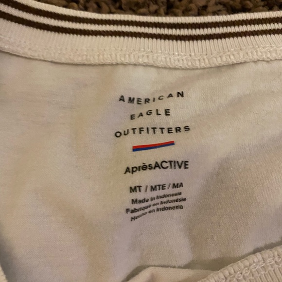 American eagle shirt sleeve white tee shirt. - Picture 2 of 3